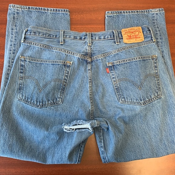 Vintage 20-Year Old 501 Levi's High-Rise Mom Jeans - Picture 4 of 7